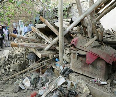ریزش سقف چوبی در روستای آبادان ایرانشهر؛ 6 نفر را مجروح کرد/ نخاع سرپرست خانواده آسیب جدی دید
