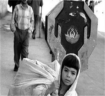 وقتی فشار بار مالی خانواده؛ کودکان ایرانشهری را به خیابان می کشاند/ اینجا مقیاس فقیر و غنی؛ سفره های مردم است، نه آمارهای کذایی کاهش رکود