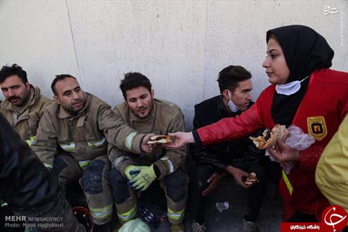 خدمات‌رسانی زنان آتش نشان در حادثه پلاسکو+ تصاویر