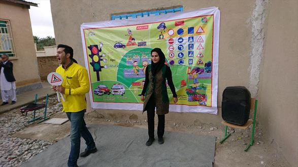دانش آموزان مدارس حاشیه جاده های ایرانشهر آموزش دیدند