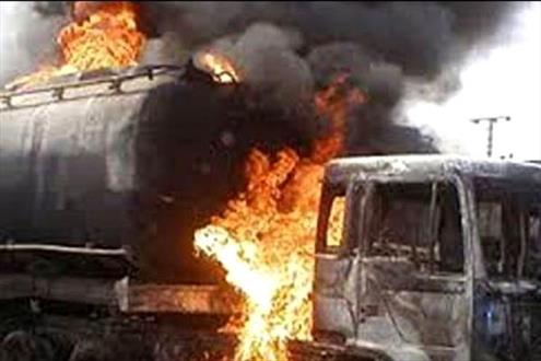 انفجار تانکر نفت در پاکستان بیش از ۲۰۰ کشته و زخمی بر جا گذاشت