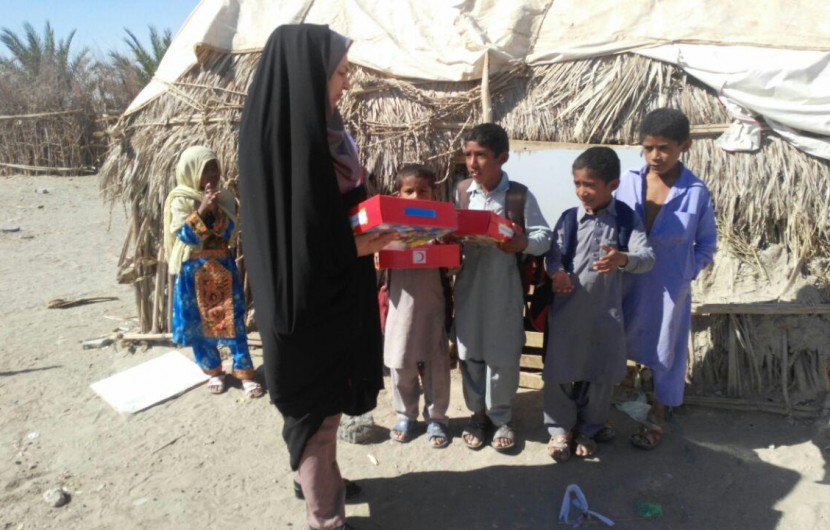 توزیع 1500 بسته آموزشی برای دانش‌آموزان نیازمند روستاهای ایرانشهر