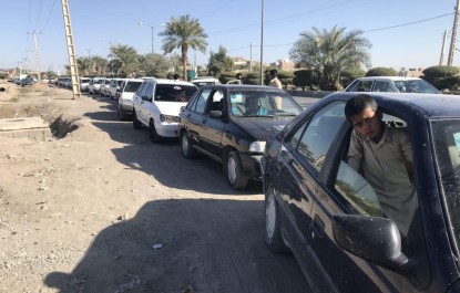 حکایت تکراری صف های بنزین و پایان ماه/مردم ایرانشهر دیگر کلافه شدند
