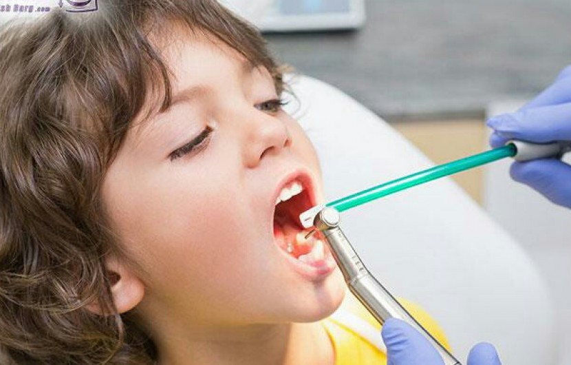 ارائه خدمات دندانپزشکی در کلینیک ويژه تخصصي وحدت ايرانشهر