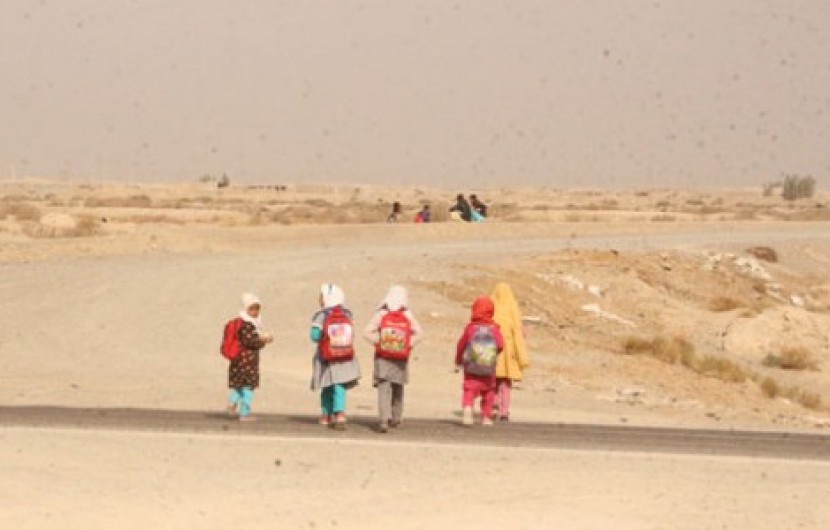 روایت یک روز رفتن به مدرسه در سیستان/اتمام پیاده روی 15 کیلومتری در مهرماه