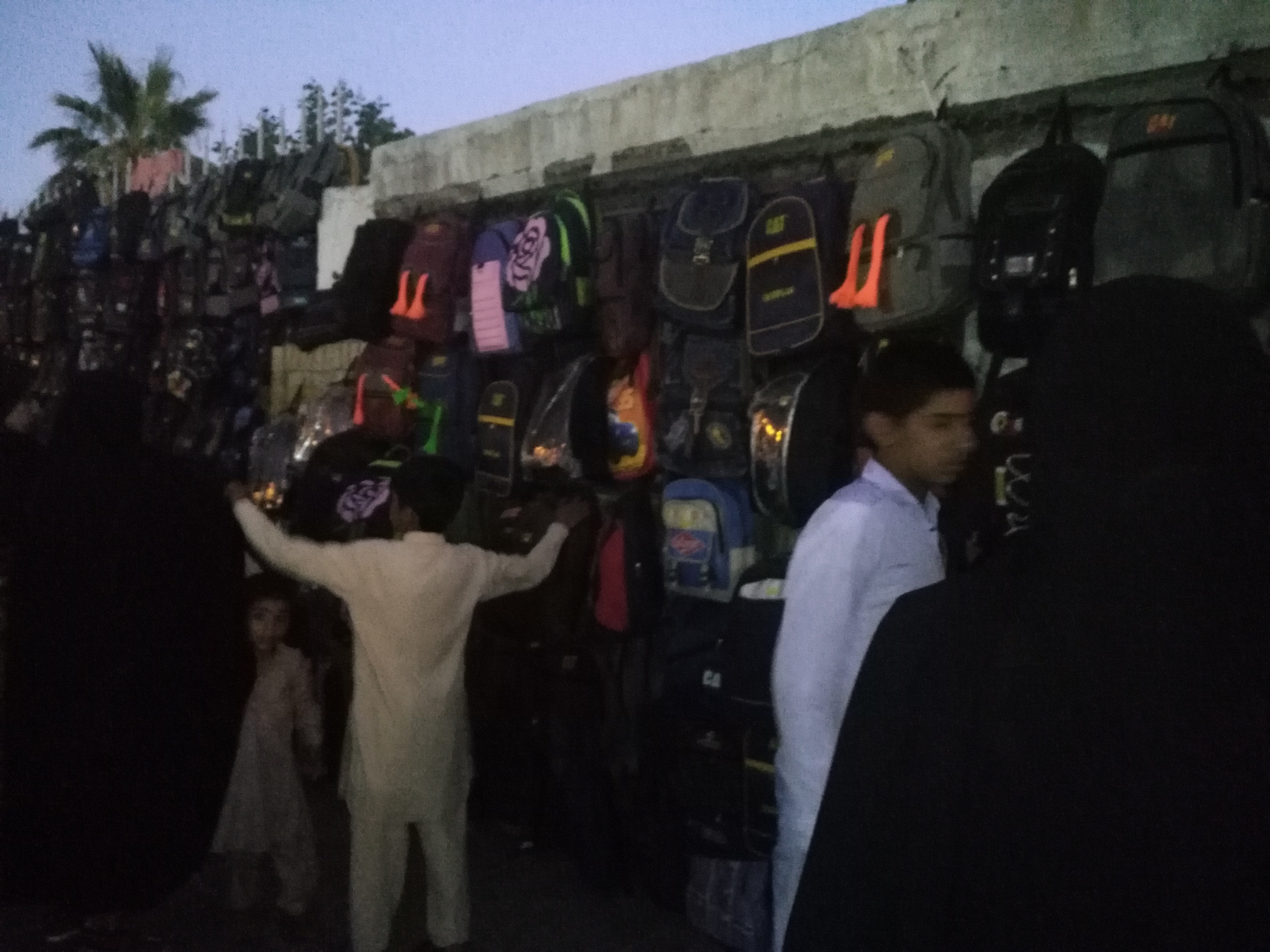 خرید لوازم التحریر در بازگشایی مدارس در ایرانشهر