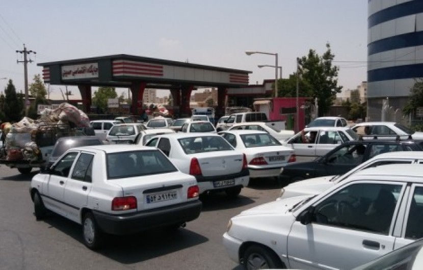 قاچاقچیان سوخت عامل اصلی شلوغی پمپ بنزین های چابهار