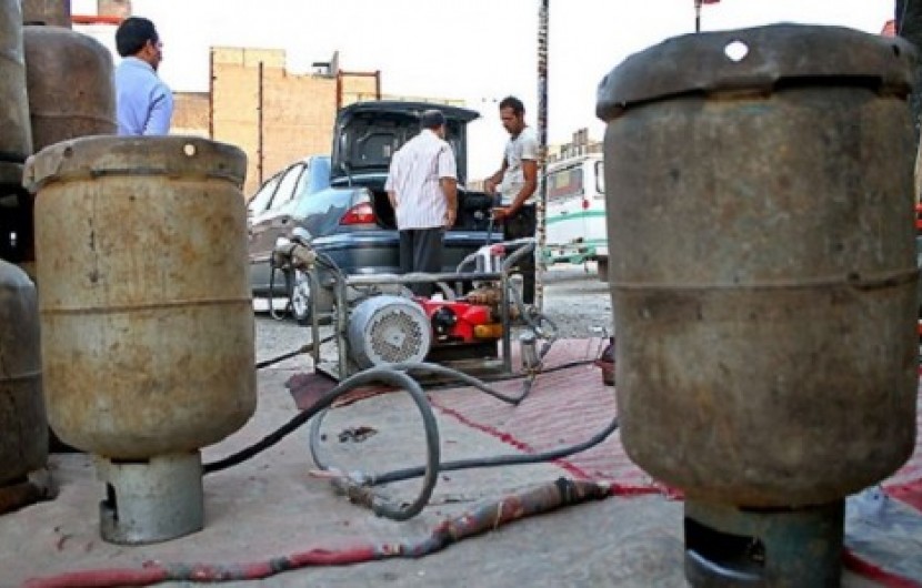 گازسوز کردن غیرمجاز خودروها با میدان داری کپسول های گاز خانگی/ ال پی جی، بمبی متحرک بیخ گوش شهروندان زاهدانی