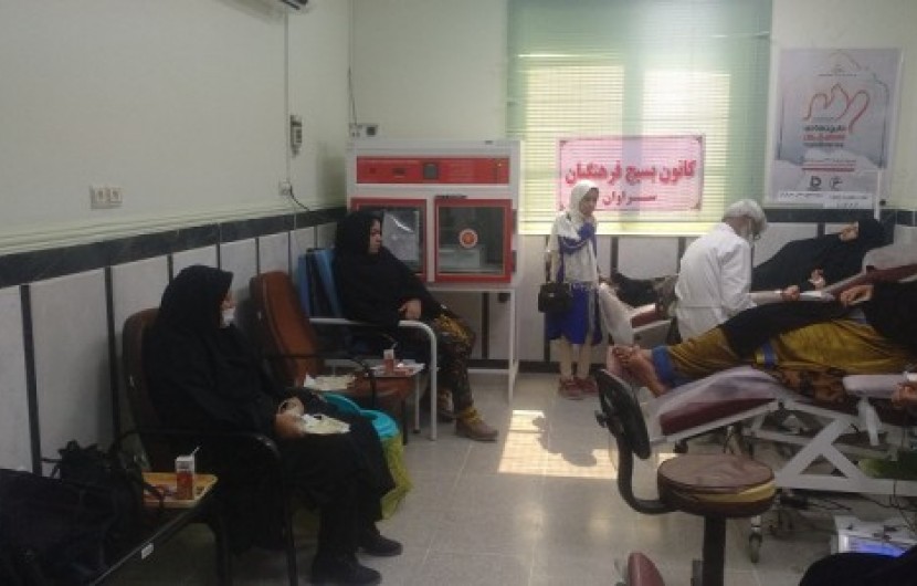 ترویج سنت حسنه اهدای خون در سراوان/جهاد بانوان بسیجی سراوانی در راه مقابله با ویروس کرونا