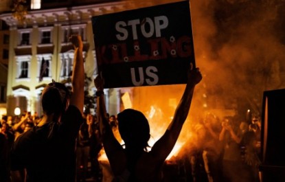 اعتراضات آمریکا بیانگر خشم و ناامیدی از یک نظام سرمایه‌دار است/حکومت نژادپرستانه غربی رو به افول است