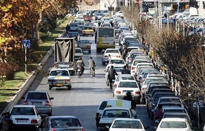 نبود پارکینگ مهم ترین عامل ترافیک در ایرانشهر/خیابان های سیستان و بلوچستان پاسخگوی حجم خودروها نیست