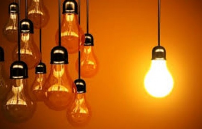 تابستان بدون خاموشی با رعایت الگوی مصرف برق در سراوان/ مشترکین تجاری لامپ های پرمصرف را تعویض کنند