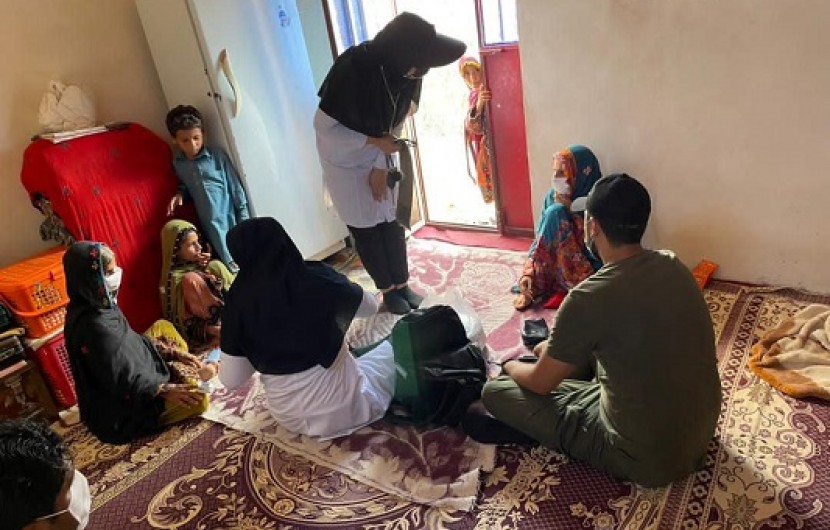 اجرای طرح خانه به خانه ویزیت رایگان در منطقه عشایری "بنت"