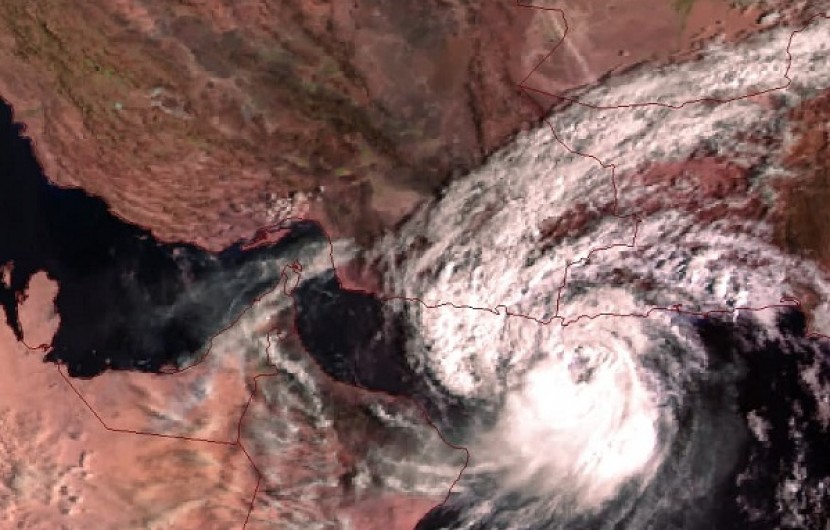 چشم طوفان در فاصله ۱۲۰ کیلومتری گواتر/ طوفان حاره ای شاهین متمایل به سواحل ایران است