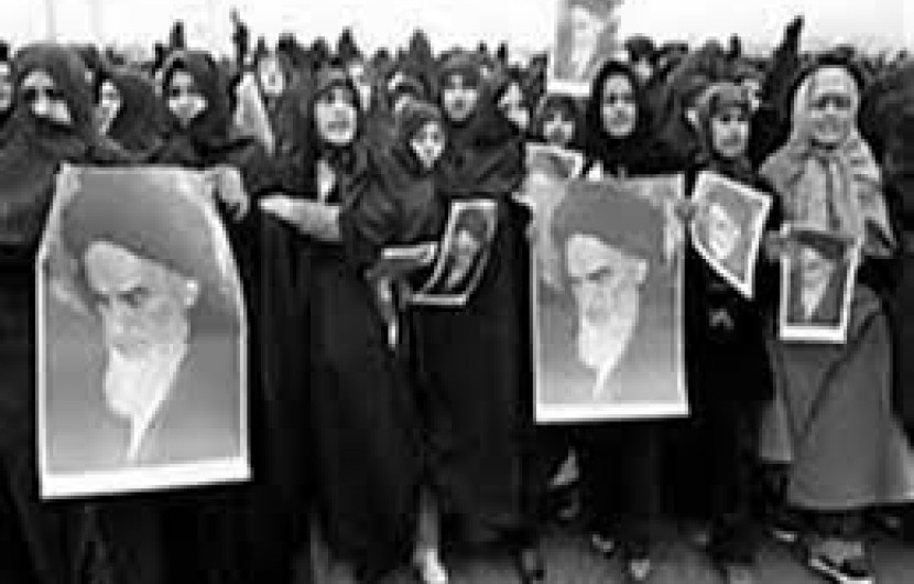 انقلاب اسلامی به زنان ایرانی هویت واقعی بخشید/زنان قبل از انقلاب مقلد بی‌چون و چرای فرهنگ غربی بودند