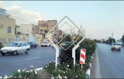 جای تابلوهای راهنما در خیابان امام خمینی(ره) بمپور خالی است